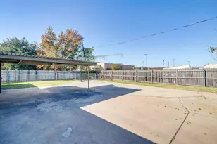 820 Ash St, Burleson, TX 76028 - Photo 29