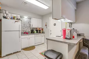 820 Ash St, Burleson, TX 76028 - Photo 13
