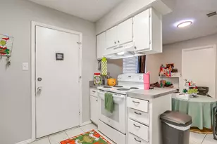 820 Ash St, Burleson, TX 76028 - Photo 13