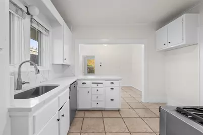 1325 Clover Lane, Fort Worth, TX 76107 - Photo 11