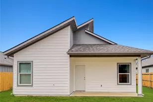 823 Edgar St, Greenville, TX 75401 - Photo 17