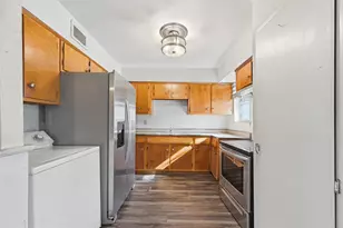 206 W Ridgewood Dr, Garland, TX 75041 - Photo 3