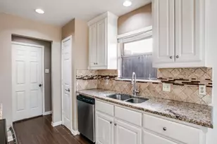 209 Ginger Ln, Euless, TX 76039 - Photo 13