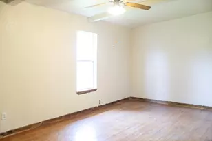 513 Holly St, Angleton, TX 77515 - Photo 11