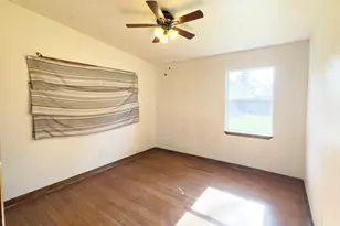 513 Holly St, Angleton, TX 77515 - Photo 27