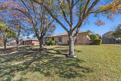 416 Newcastle Drive, DeSoto, TX 75115 - Photo 35