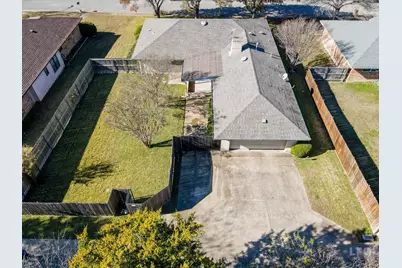 416 Newcastle Drive, DeSoto, TX 75115 - Photo 33