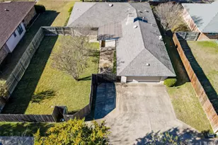 416 Newcastle Dr, DeSoto, TX 75115 - Photo 33