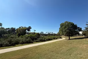 8443 Stults Rd, Dallas, TX 75243 - Photo 33