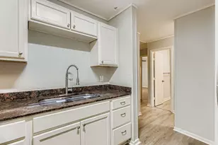 233 Creek Cove Dr, Dallas, TX 75217 - Photo 13