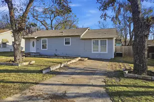 110 Ramsey Ave, Cleburne, TX 76031 - Photo 23