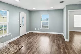 110 Ramsey Ave, Cleburne, TX 76031 - Photo 1