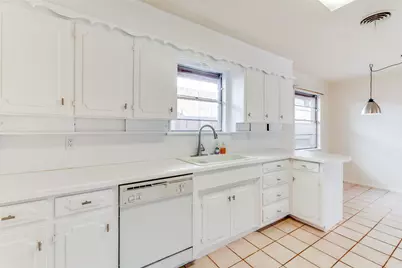 6809 Yolanda Drive, Fort Worth, TX 76112 - Photo 13