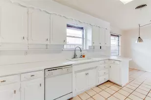 6809 Yolanda Dr, Fort Worth, TX 76112 - Photo 13