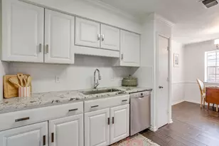 1147 Roaring Springs Rd, Fort Worth, TX 76114 - Photo 15