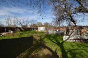 146 W Baggett Ave, Poolville, TX 76487 - Photo 15