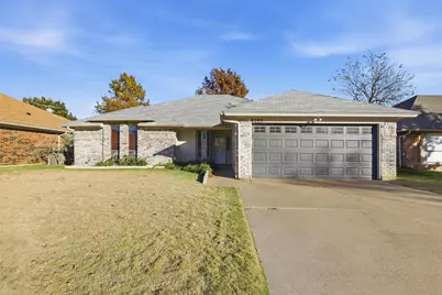 6205 Berlinetta Drive, Arlington, TX 76001 - Photo 1