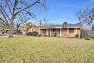 1320 Apache St, Arlington, TX 76012 - Photo 5