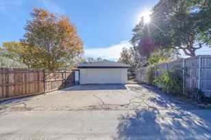 2401 Mollimar Dr, Plano, TX 75075 - Photo 39