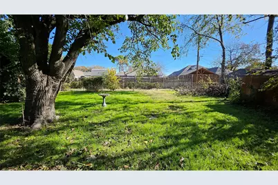 302 N Cottonwood Drive, Richardson, TX 75080 - Photo 17