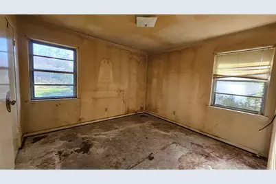 302 N Cottonwood Drive, Richardson, TX 75080 - Photo 3