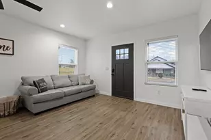 412 S Montgomery St, Sherman, TX 75090 - Photo 15