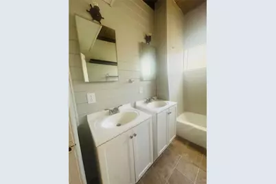 821 W Church Street, Grand Prairie, TX 75050 - Photo 33