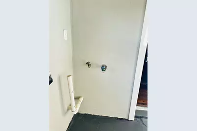 821 W Church Street, Grand Prairie, TX 75050 - Photo 23