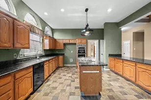 8029 Kristina Ln, North Richland Hills, TX 76182 - Photo 11