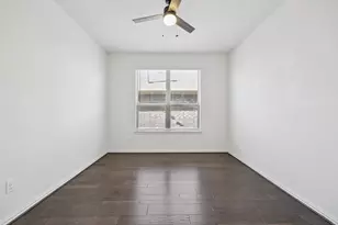 824 San Madrid Trl, Fort Worth, TX 76052 - Photo 13