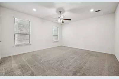 824 San Madrid Trail, Fort Worth, TX 76052 - Photo 17