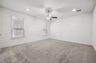 824 San Madrid Trl, Fort Worth, TX 76052 - Photo 17