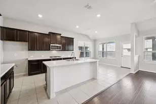 824 San Madrid Trl, Fort Worth, TX 76052 - Photo 7