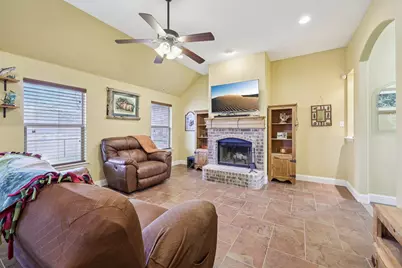 118 Kenya Court, Springtown, TX 76082 - Photo 7