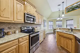 118 Kenya Ct, Springtown, TX 76082 - Photo 15