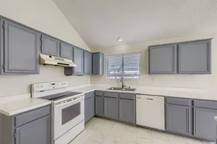 6609 Pecanwood Dr, Arlington, TX 76001 - Photo 15