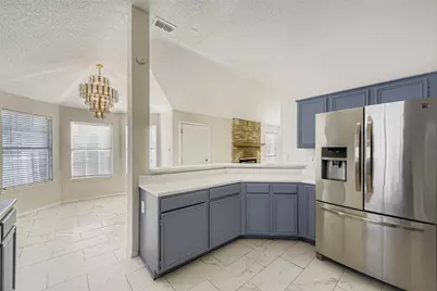 6609 Pecanwood Drive, Arlington, TX 76001 - Photo 13