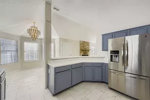 6609 Pecanwood Dr, Arlington, TX 76001 - Photo 13