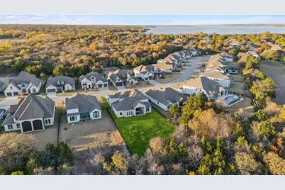 1321 McClintock Drive, Shady Shores, TX 76208 - Photo 39