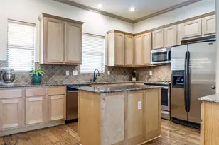 3028 Carmel St, Dallas, TX 75204 - Photo 7