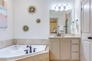 3028 Carmel St, Dallas, TX 75204 - Photo 13