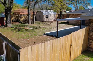 1210 Miller St, Bowie, TX 76230 - Photo 25