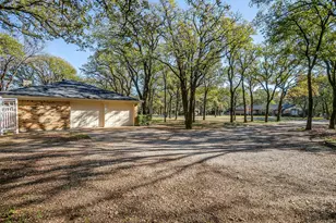 1921 Red Oak Dr, Burleson, TX 76028 - Photo 5
