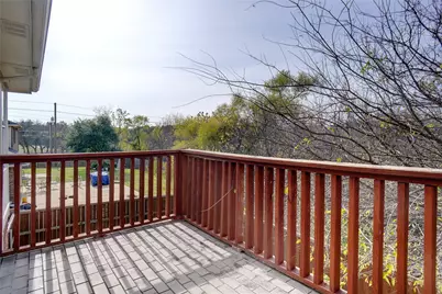 105 N Laurel Springs Drive, DeSoto, TX 75115 - Photo 17