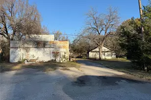 408 N Pkwy Dr, Alvarado, TX 76009 - Photo 1