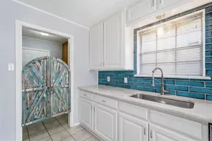 5240 Hill Ridge Dr, Fort Worth, TX 76135 - Photo 5