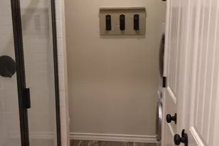 907 Clearview St, Krum, TX 76249 - Photo 5