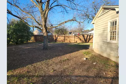 523 Richardson Street, Jacksboro, TX 76458 - Photo 17