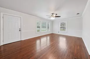 1022 Churchill Rd, Fort Worth, TX 76114 - Photo 5