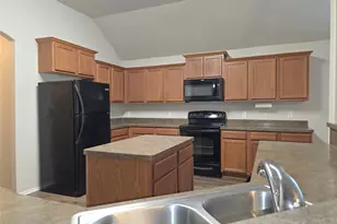 1600 Wickham Dr, Burleson, TX 76028 - Photo 5